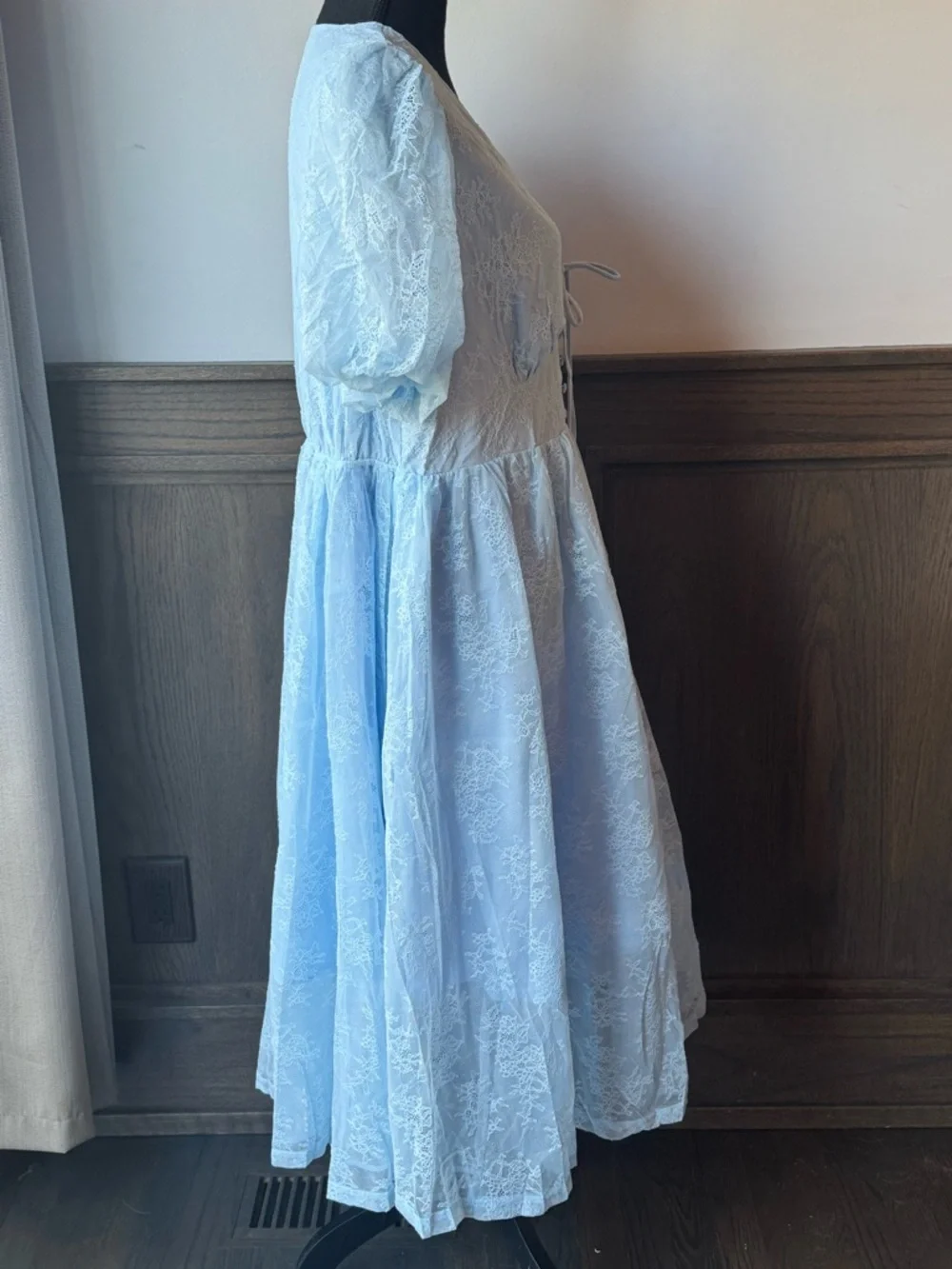 Women's Light Blue Lace Midi Dress with Puff Sleeves 3x - Picture 6 of 8